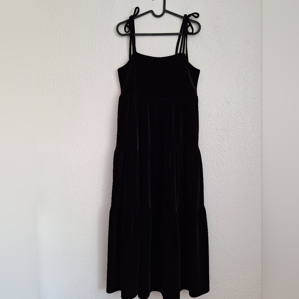 ZAIKAMOYA Black Spaghetti Strap Sleeveless Velvet Maxi Dress - Picture 2 of 7